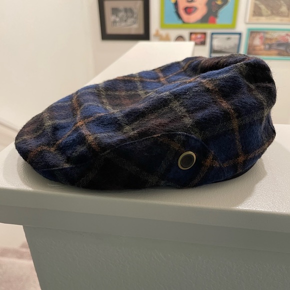 Goorin Bros newsie flat cap blue plaid cap. Amazing inside lining. Size small. - Picture 1 of 13